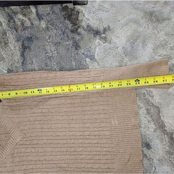 âť—2/$25 Bundle Discountâť—Tan-colored deep v-neck sweater - Picture 11 of 12